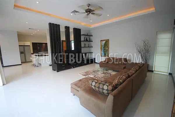 PHU1484: 3 Bedroom Luxury Pool Villa in Ko Kaeo behind The Boat Lagoon. Photo #9