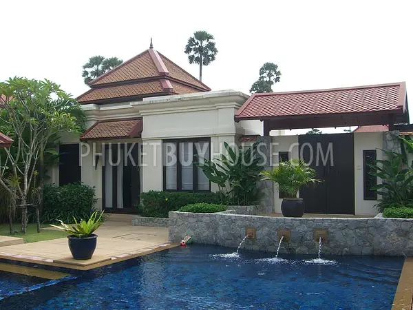 BAN1211: Villa with overlooks the Pool and exquisite Thai garden. Photo #4