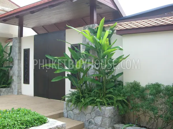 BAN1211: Villa with overlooks the Pool and exquisite Thai garden. Photo #9