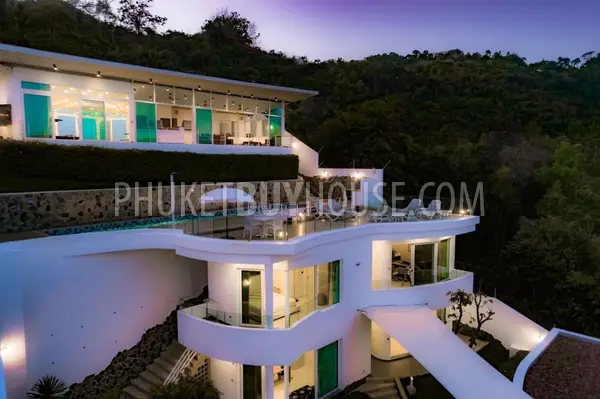 CHA1251: Modern 6-Bedroom Seaview Villa on Chalong Hill. Photo #1