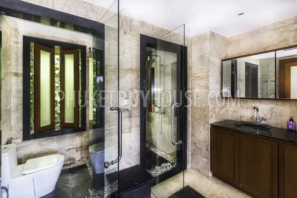 SUR1293: Luxury Three Bedroom Villa in Surin. Photo #12