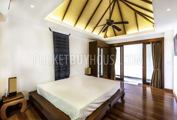 SUR1293: Luxury Three Bedroom Villa in Surin. Photo #10