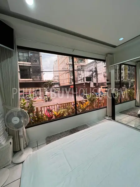 PAT22432: Centrally Located 2-Bedroom, 2-Bathroom Condominium in Patong For Sale. 照片 #10