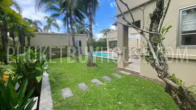 BAN22433: Luxurious 3-Bedroom Private Pool Villa for Resale Near Bang Tao Beach. Fotoğraf #3