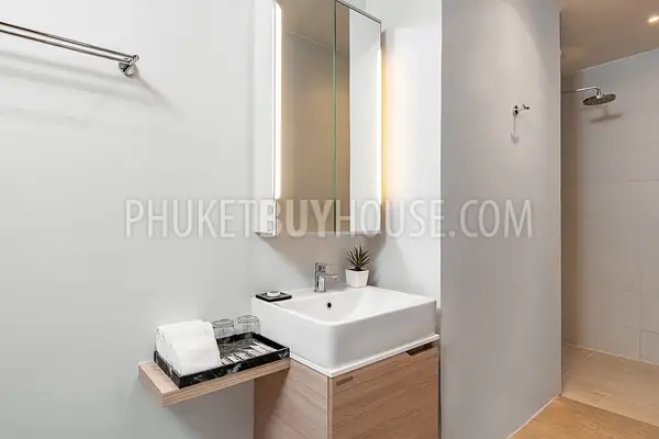 BAN22434: Grand Three-Bedroom Pool Terrace Apartment with Direct Pool Access For Sale . Photo #9