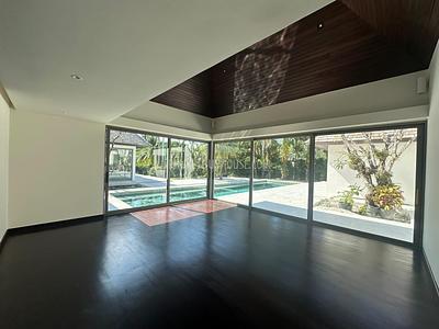 LAY22456: 5-Bedroom Villa in Exclusive Location, Layan. Photo #18