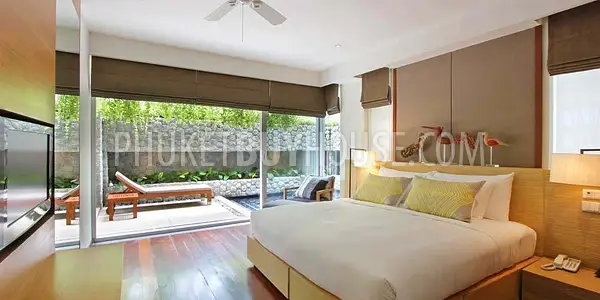 SUR7152: Luxurious 5-Bedrooms Apartment near Surin Beach. Fotoğraf #1