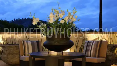 SUR7152: Luxurious 5-Bedrooms Apartment near Surin Beach. Photo #3