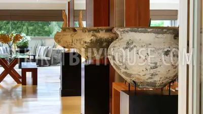 SUR7152: Luxurious 5-Bedrooms Apartment near Surin Beach. Photo #6