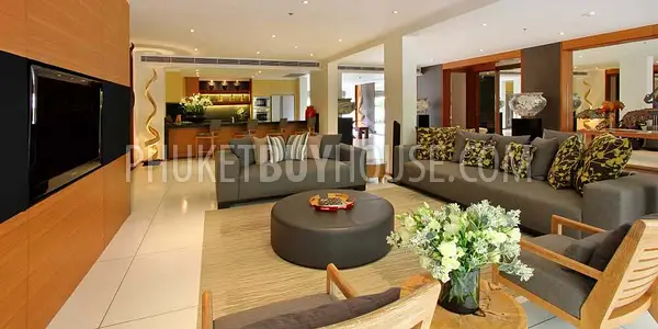 SUR7152: Luxurious 5-Bedrooms Apartment near Surin Beach. Fotoğraf #8