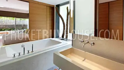SUR7152: Luxurious 5-Bedrooms Apartment near Surin Beach. Photo #19