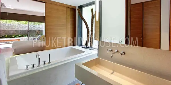 SUR7152: Luxurious 5-Bedrooms Apartment near Surin Beach. Fotoğraf #19