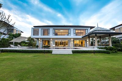 LAG22460: Exquisite Resale Villa with 4 +1 Bedrooms in Laguna – A Sanctuary of Elegance and Comfort. Photo #1