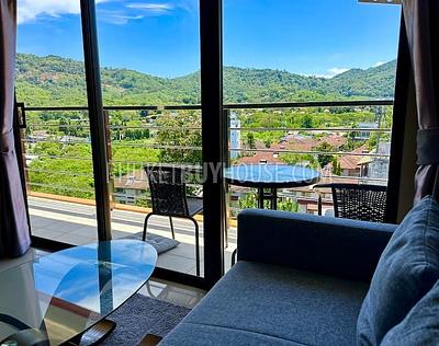 NAI22461: Stylish 36 m² Apartment Near Nai Harn Beach – 8th Floor with Balcony Resale. 照片 #1