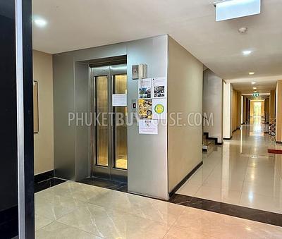 NAI22461: Stylish 36 m² Apartment Near Nai Harn Beach – 8th Floor with Balcony Resale. 照片 #12