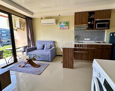 NAI22461: Stylish 36 m² Apartment Near Nai Harn Beach – 8th Floor with Balcony Resale. 照片 #4
