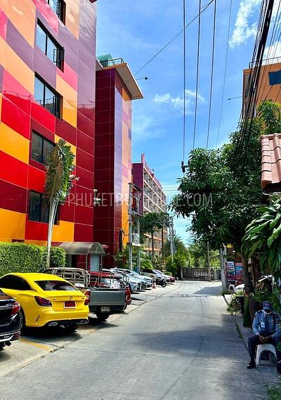 NAI22461: Stylish 36 m² Apartment Near Nai Harn Beach – 8th Floor with Balcony Resale. 照片 #2