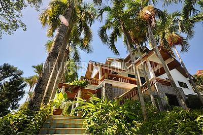 TAL22462: Expansive Private Villa with Pool and Mountain Views in Thalang for Sale. Photo #2
