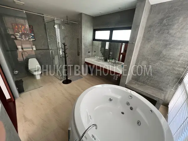 KTH7160: 4 Bedroom Villa in Quite Surroundings in Kathu. Fotoğraf #1
