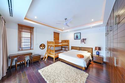 BAN5438: 4 Bedroom Villa in Five Star Residence in Bang Tao. Photo #13