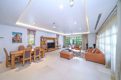 BAN5438: 4 Bedroom Villa in Five Star Residence in Bang Tao. Photo #33