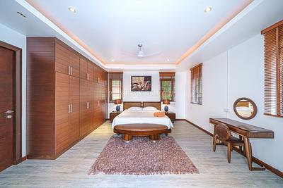 BAN5438: 4 Bedroom Villa in Five Star Residence in Bang Tao. Photo #38