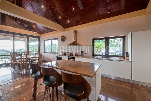 KAT7168: Villa with 5 Bedrooms and Pool in Kata. Fotoğraf #2