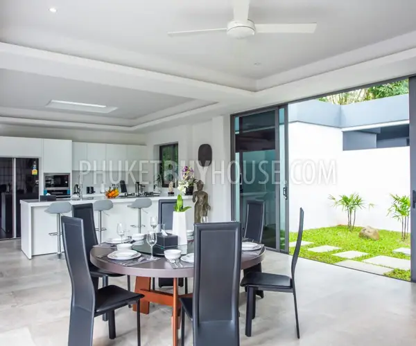 CHE7173: Four+1 Bedroom Villa with Big Land Plot in Cherngtalay. Photo #13
