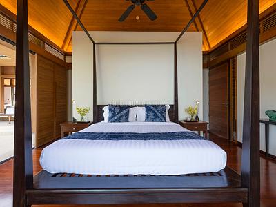 PHA22488: Breathtaking 6-Bedroom Beachfront Villa with Infinity Pool and Lush Gardens. Photo #5
