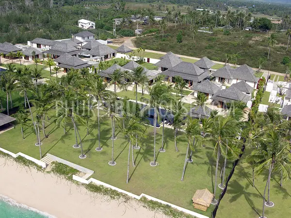 PHA22488: Breathtaking 6-Bedroom Beachfront Villa with Infinity Pool and Lush Gardens. Photo #4