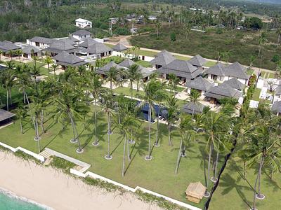 PHA22488: Breathtaking 6-Bedroom Beachfront Villa with Infinity Pool and Lush Gardens. Photo #4
