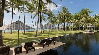 PHA22488: Breathtaking 6-Bedroom Beachfront Villa with Infinity Pool and Lush Gardens. Photo #15