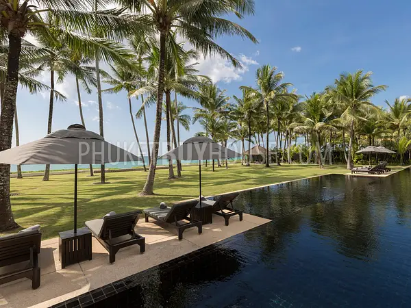 PHA22488: Breathtaking 6-Bedroom Beachfront Villa with Infinity Pool and Lush Gardens. Photo #15