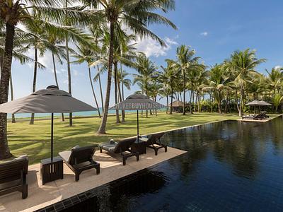 PHA22488: Breathtaking 6-Bedroom Beachfront Villa with Infinity Pool and Lush Gardens. Photo #15