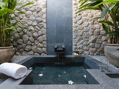 PHA22488: Breathtaking 6-Bedroom Beachfront Villa with Infinity Pool and Lush Gardens. Photo #17