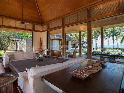 PHA22488: Breathtaking 6-Bedroom Beachfront Villa with Infinity Pool and Lush Gardens. Photo #12