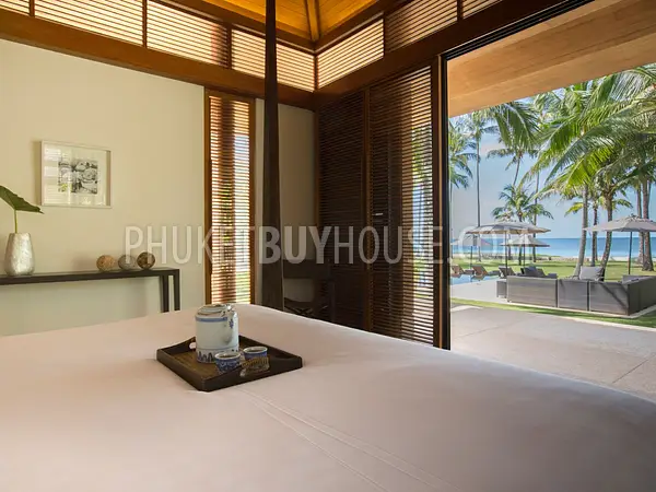 PHA22488: Breathtaking 6-Bedroom Beachfront Villa with Infinity Pool and Lush Gardens. Photo #10