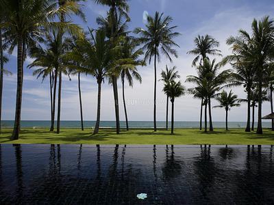PHA22488: Breathtaking 6-Bedroom Beachfront Villa with Infinity Pool and Lush Gardens. Photo #14