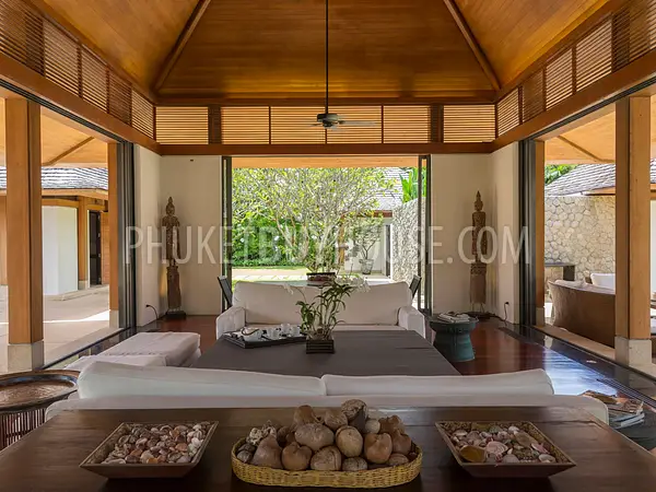 PHA22488: Breathtaking 6-Bedroom Beachfront Villa with Infinity Pool and Lush Gardens. Photo #19