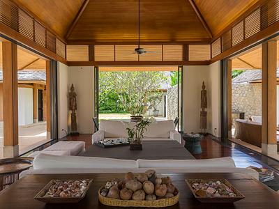 PHA22488: Breathtaking 6-Bedroom Beachfront Villa with Infinity Pool and Lush Gardens. Photo #19