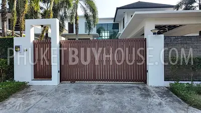 KTH22494: Elegant 5-Bedroom Villa with Scenic Golf Course Views in Kathu, Phuket. Fotoğraf #40