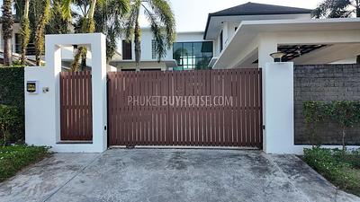 KTH22494: Elegant 5-Bedroom Villa with Scenic Golf Course Views in Kathu, Phuket. Photo #40
