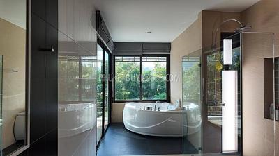 KTH22494: Elegant 5-Bedroom Villa with Scenic Golf Course Views in Kathu, Phuket. Photo #23