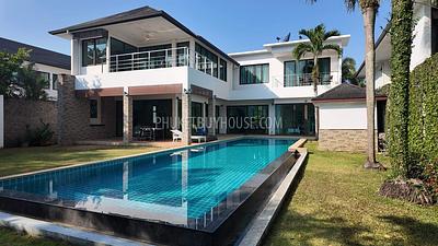 KTH22494: Elegant 5-Bedroom Villa with Scenic Golf Course Views in Kathu, Phuket. Photo #1