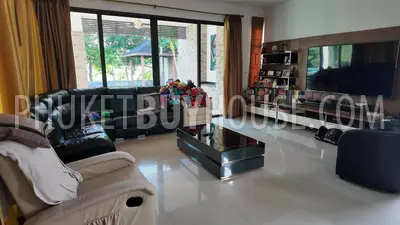 KTH22494: Elegant 5-Bedroom Villa with Scenic Golf Course Views in Kathu, Phuket. Fotoğraf #4
