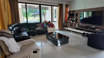 KTH22494: Elegant 5-Bedroom Villa with Scenic Golf Course Views in Kathu, Phuket. Photo #4