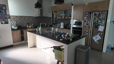 KTH22494: Elegant 5-Bedroom Villa with Scenic Golf Course Views in Kathu, Phuket. Photo #5