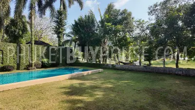 KTH22494: Elegant 5-Bedroom Villa with Scenic Golf Course Views in Kathu, Phuket. Fotoğraf #37