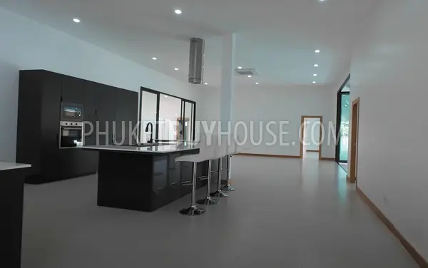 RAW22495: Villa with 4 Bedrooms in Rawai – Now 36M THB. Photo #9