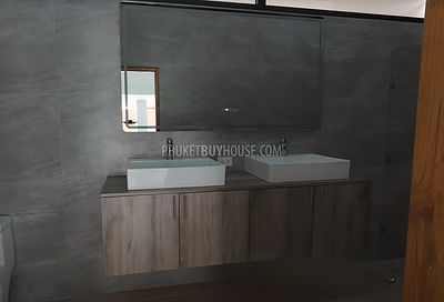 RAW22495: Villa with 4 Bedrooms in Rawai – Now 36M THB. Photo #11